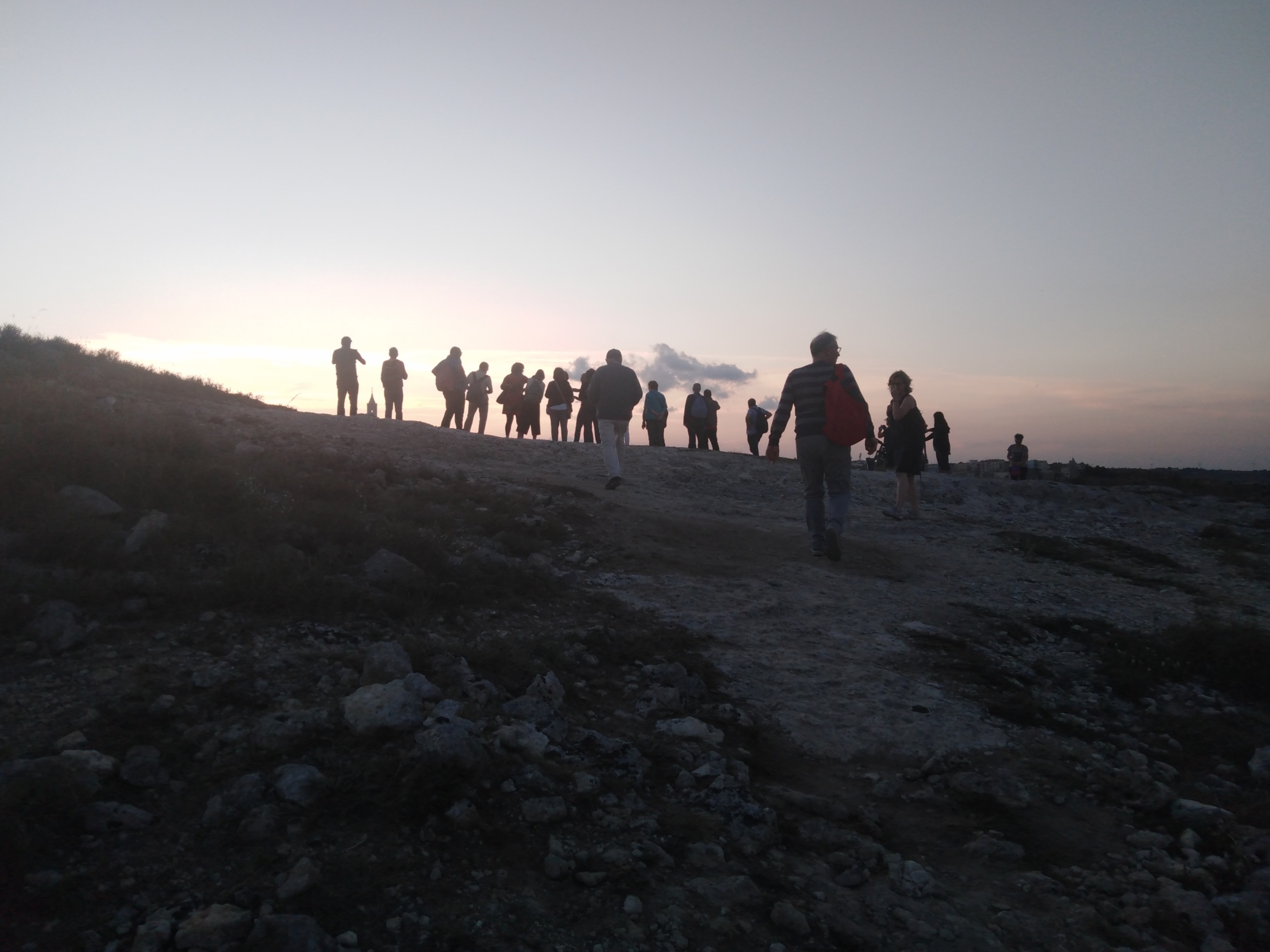 24-Dal-parco-della-Murgia-Materana-verso-il-tramonto-su-Matera